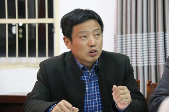 六安市新安中学召开青年教师考评课座谈会