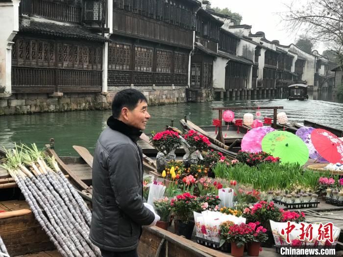 图为乌镇水上年市 江杨烨 摄