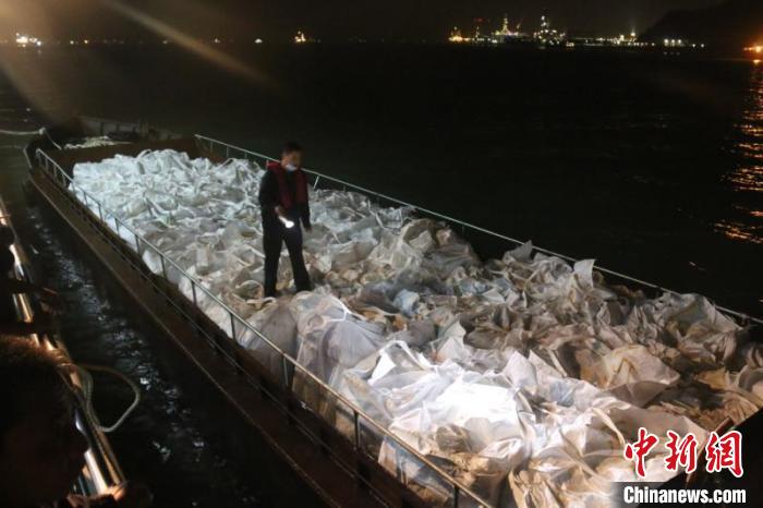 海上走私冻品违法行为增加 深圳缴获涉嫌走私冻品50吨