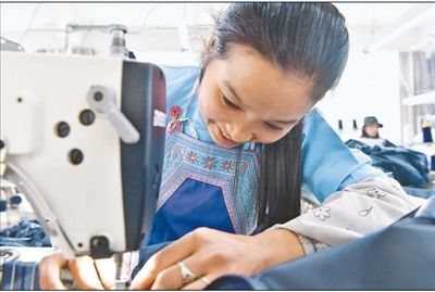 扶贫车间 加速复工（统筹抓好改革发展稳定各项工作）