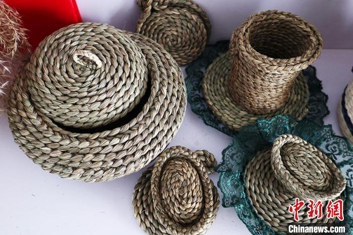 “巧姐村”作品 苍雁 摄