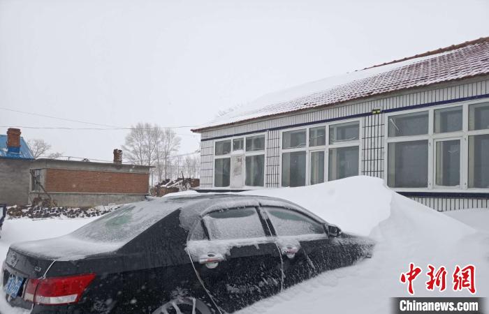 呼伦贝尔多地迎暴雪 网民调侃：下得那么大、那么认真