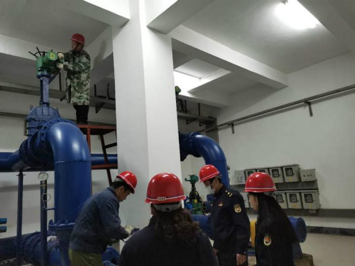 市淠河管理处：凤凰河橡胶坝未雨绸缪做好防汛备汛工作