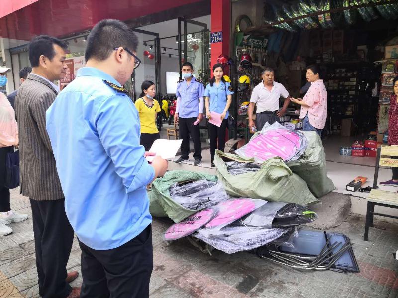 市市场监管局深入推进电瓶车违规加装雨棚遮阳伞专项整治