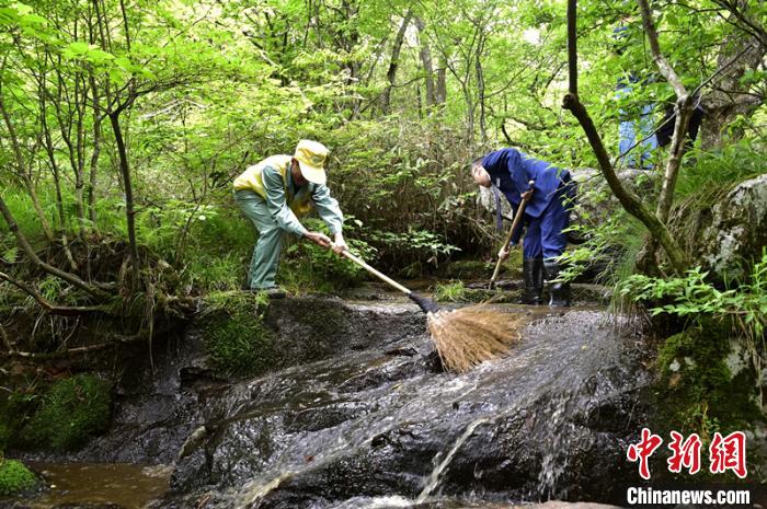 安徽黄山开展世界环境日主题活动守护环境成旅客公约