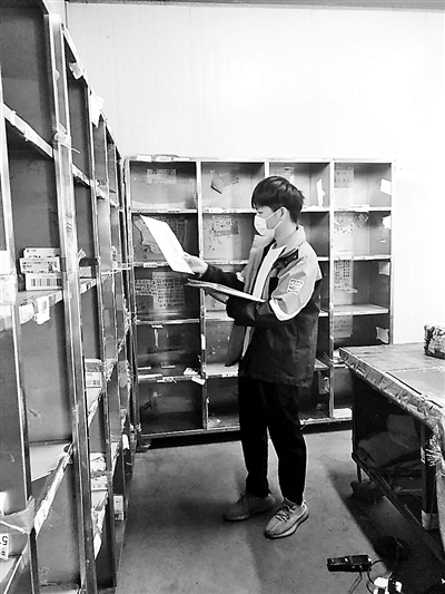 90后快递小哥获评杭州高层次人才 购房将享百万元补贴