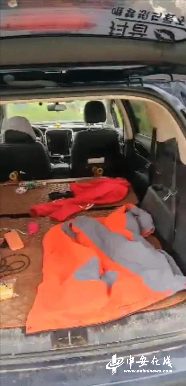 【暖新闻】那个被叫醒的外卖小哥 驱车700多公里抗洪