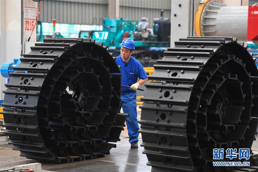 (落实“六稳”“六保”企业见闻·图文互动)(2)“智慧工厂”引领“生产节拍”——走进山河智能一探究竟