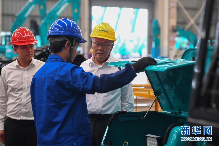 (落实“六稳”“六保”企业见闻·图文互动)(7)“智慧工厂”引领“生产节拍”——走进山河智能一探究竟