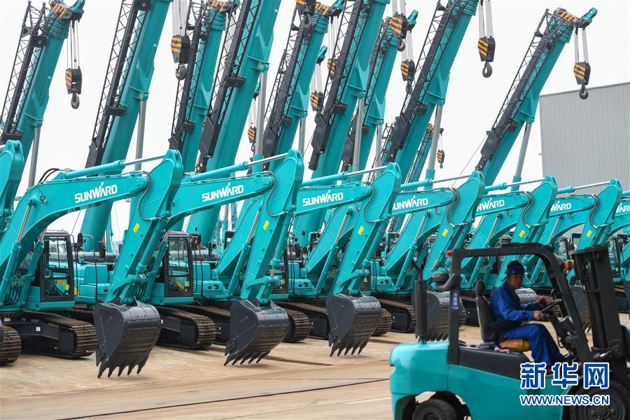 (落实“六稳”“六保”企业见闻·图文互动)(3)“智慧工厂”引领“生产节拍”——走进山河智能一探究竟