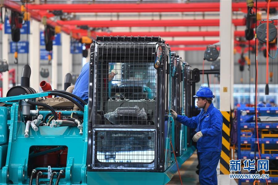 (落实“六稳”“六保”企业见闻·图文互动)(1)“智慧工厂”引领“生产节拍”——走进山河智能一探究竟