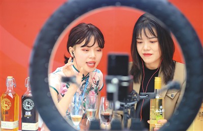 扩内需促消费再出真招实招 有望释放更大增长潜力