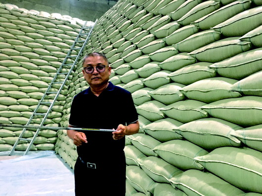 死磕"地球秃疮" "碱痴"让盐碱地变"鱼米之乡"