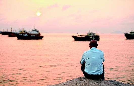 坚守孤岛三十二年 伶仃洋深处有位“鲁滨逊”