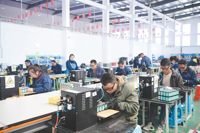 六安舒城：梯次利用“退役”蓄电池