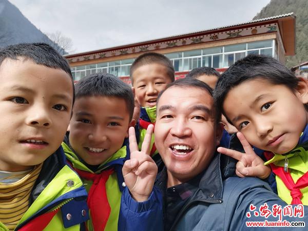 云上捐赠情暖万里之外