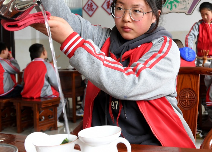 飘着茶香的乡村小学