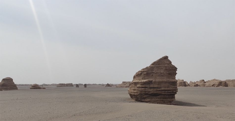 他驻守敦煌大漠“窑洞”派出所20余载，救过21人性命