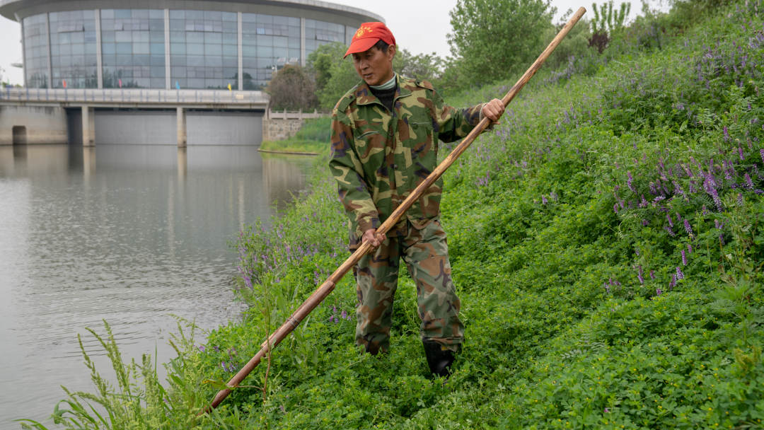 徽故事：一只长杆，守住水清岸绿
