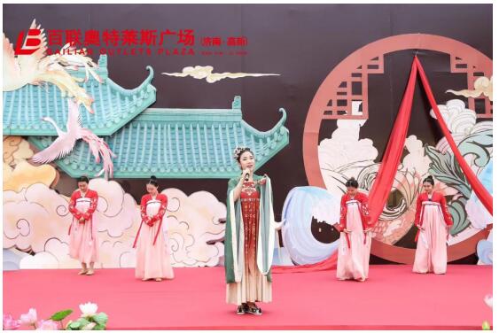 汉服秀 风筝节 启蒙礼 这个五一假期百联奥莱真热闹