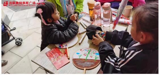 汉服秀 风筝节 启蒙礼 这个五一假期百联奥莱真热闹