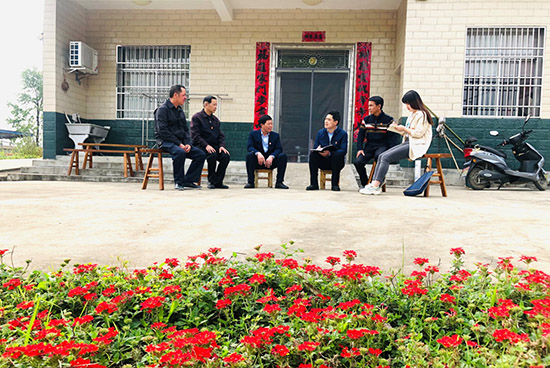 怀宁县：“板凳会”上话振兴