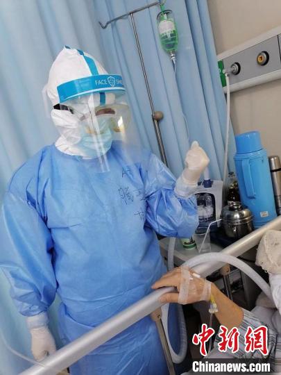 5月12日,2021年第48届南丁格尔奖章的获奖者名单公布,脱亚莉获此殊荣。 甘肃省卫健委供图