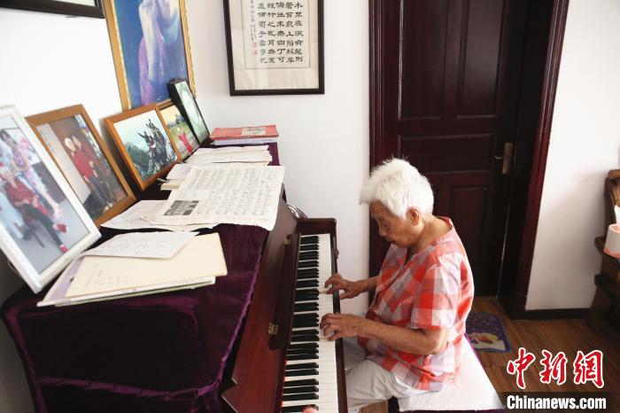 不再“围着儿孙转”老年人追求品质“潮”晚年