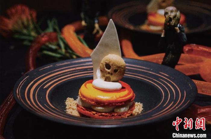 “90后”女设计师创作舌尖上的艺术世界名画好“吃”吗？