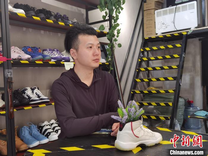 鞋盒也有修复师?浙江桐乡一小伙3年修复鞋盒近4000个