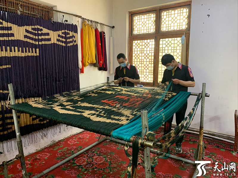 【新疆•非遗】新疆和田，打开一段千年艾德莱斯绸秘史