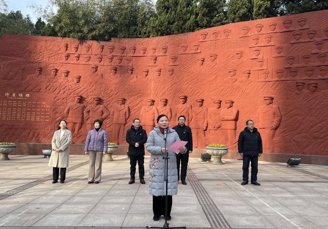 安徽广播电视大学六安分校思想政治教育实践基地在皖西烈士陵园举行揭牌仪式