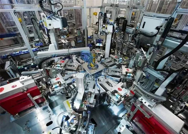 常州市新能源汽车产业跃上千亿台阶：去年产值增幅超百分之六十