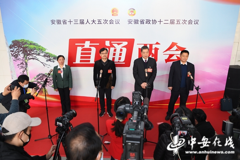 【两会现场】“直通两会”首场活动开启 4位政协委员履职建言