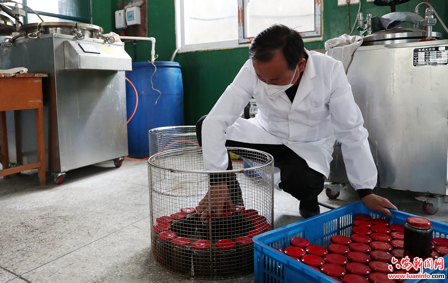 铸就疫情防控的钢墙铁壁 