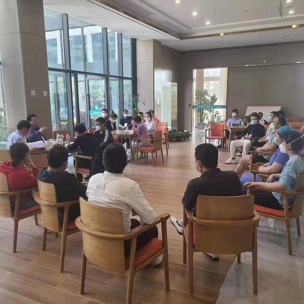 转运组！迅速细致周密做好密接人员转运隔离点