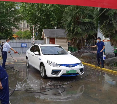 金安区清水河街道北苑社区：“洗”事临门——茂合物业开展便民洗车活动