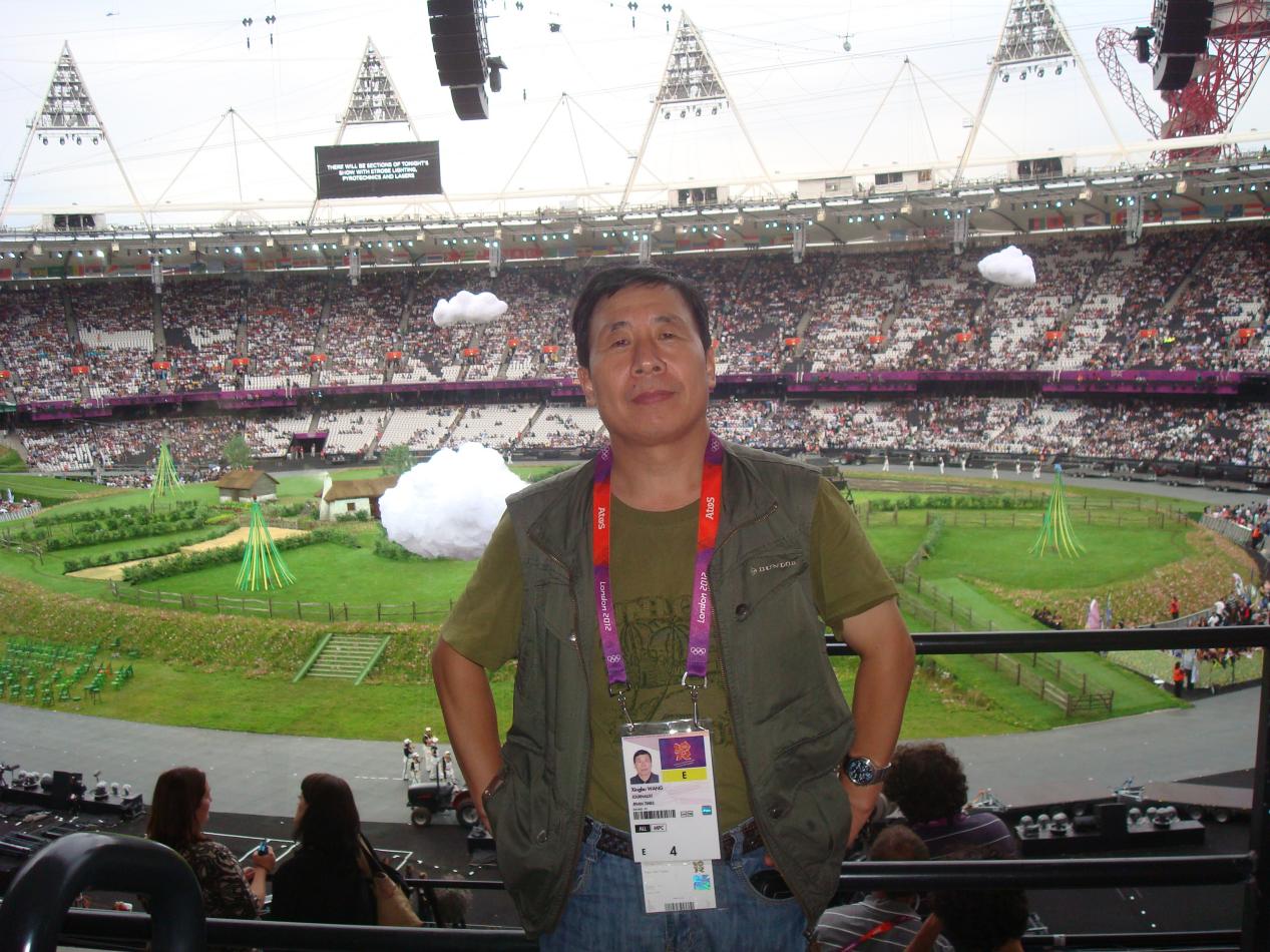 资深媒体人王兴步新著——《独步天下》付梓发行