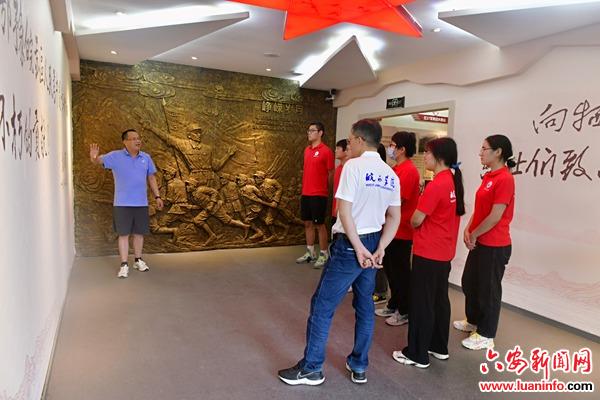 红色引航 学史笃行一一皖西学院“三下乡”暑期社会实践团队赴霍山西镇暴动纪念馆考察学习