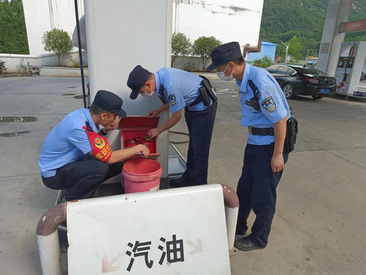 铁冲派出所：深入辖区开展安全大检查