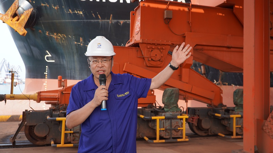 于新国现场介绍自动化卸船相关技术