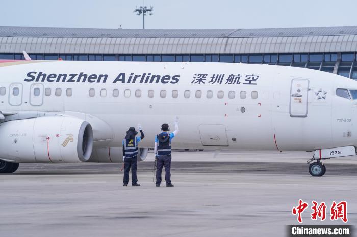 民航“飞机医生”：责任与仪式感“拉满”守护旅客安全