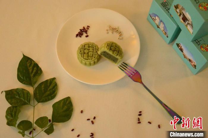 成都中医大推出药食养生月饼。　成都中医药大学供图