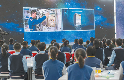 太空授课播撒科学的种子