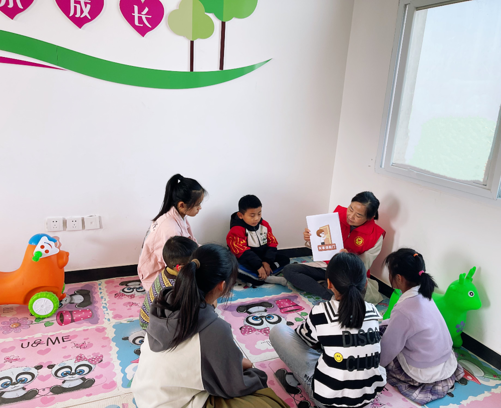 叶集区史河街道胜利社区新时代文明实践站开展“家庭礼仪故事分享会”活动