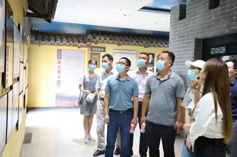 六安市市场监管局机关第二党支部开展“学党史、守初心、担使命，喜迎党的二十大”主题党日活动