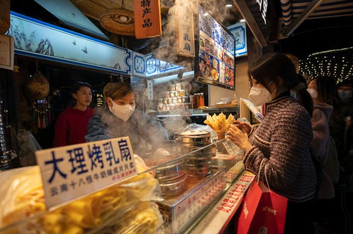 多地消费券上“新” 提振消费年味足