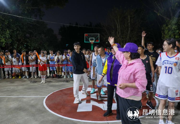 球星球员零距离互动 广东东莞大益队球迷见面会在大益集团勐海茶厂举行