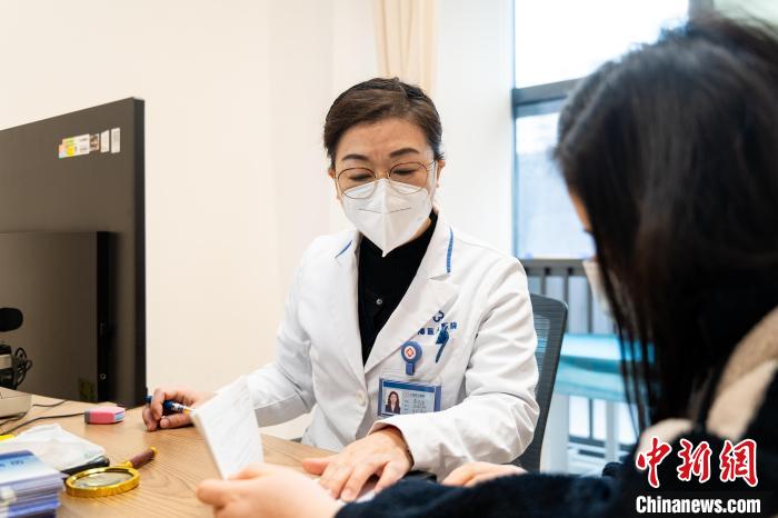 怎样摆脱春季花粉过敏？专家：可提前进行预防性治疗 适当摄入B族维生素