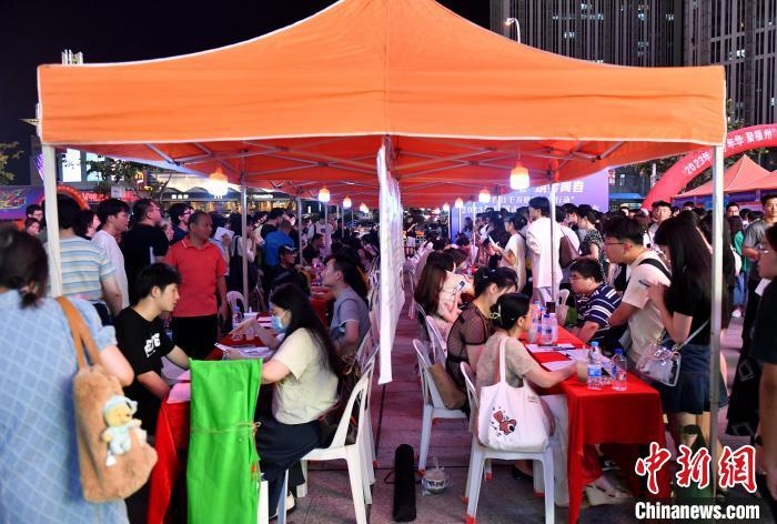 “北上广深”不香了？报告称大学生返乡就业比例上升